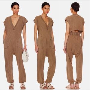 x FP Movement Hot Shot V-neck Onesie in Oregano
FREE PEOPLE - Size M